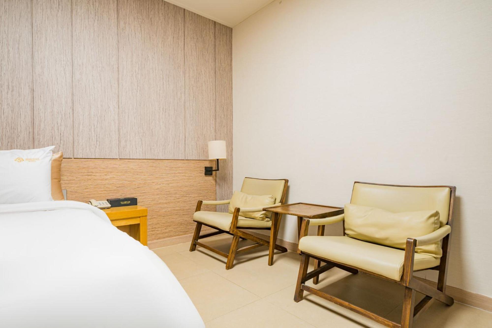 Yeosu Stay Hotel Quarto foto