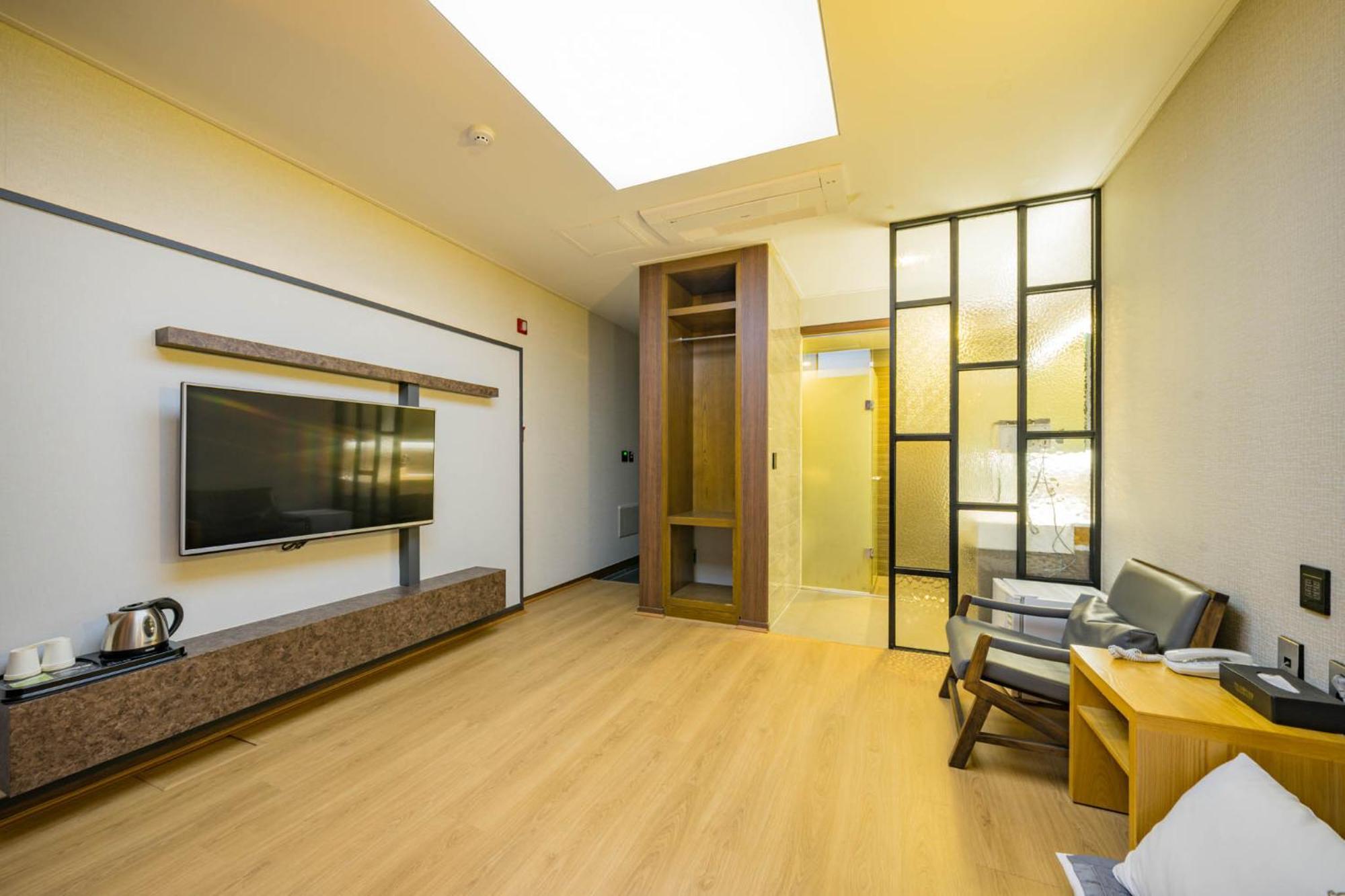 Yeosu Stay Hotel Quarto foto